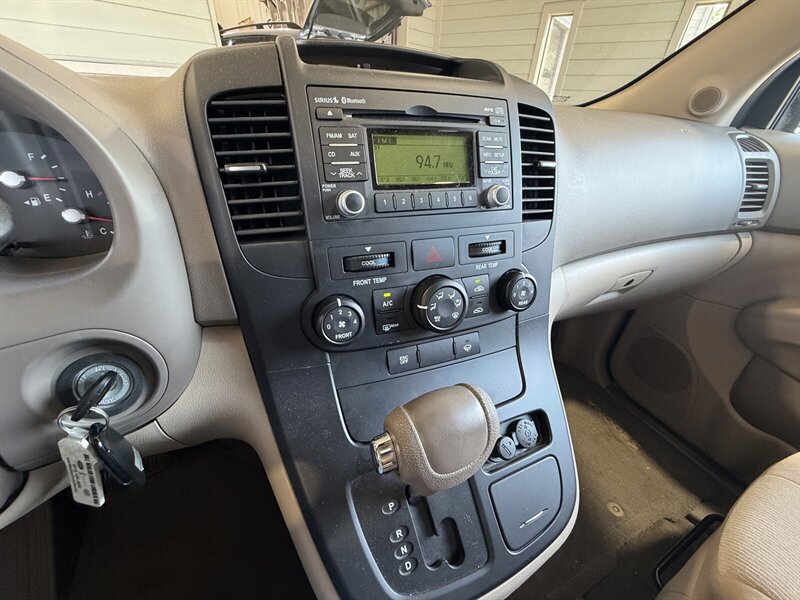 Used 2012 Kia Sedona LX w/ PWR Pkg FWD image 18