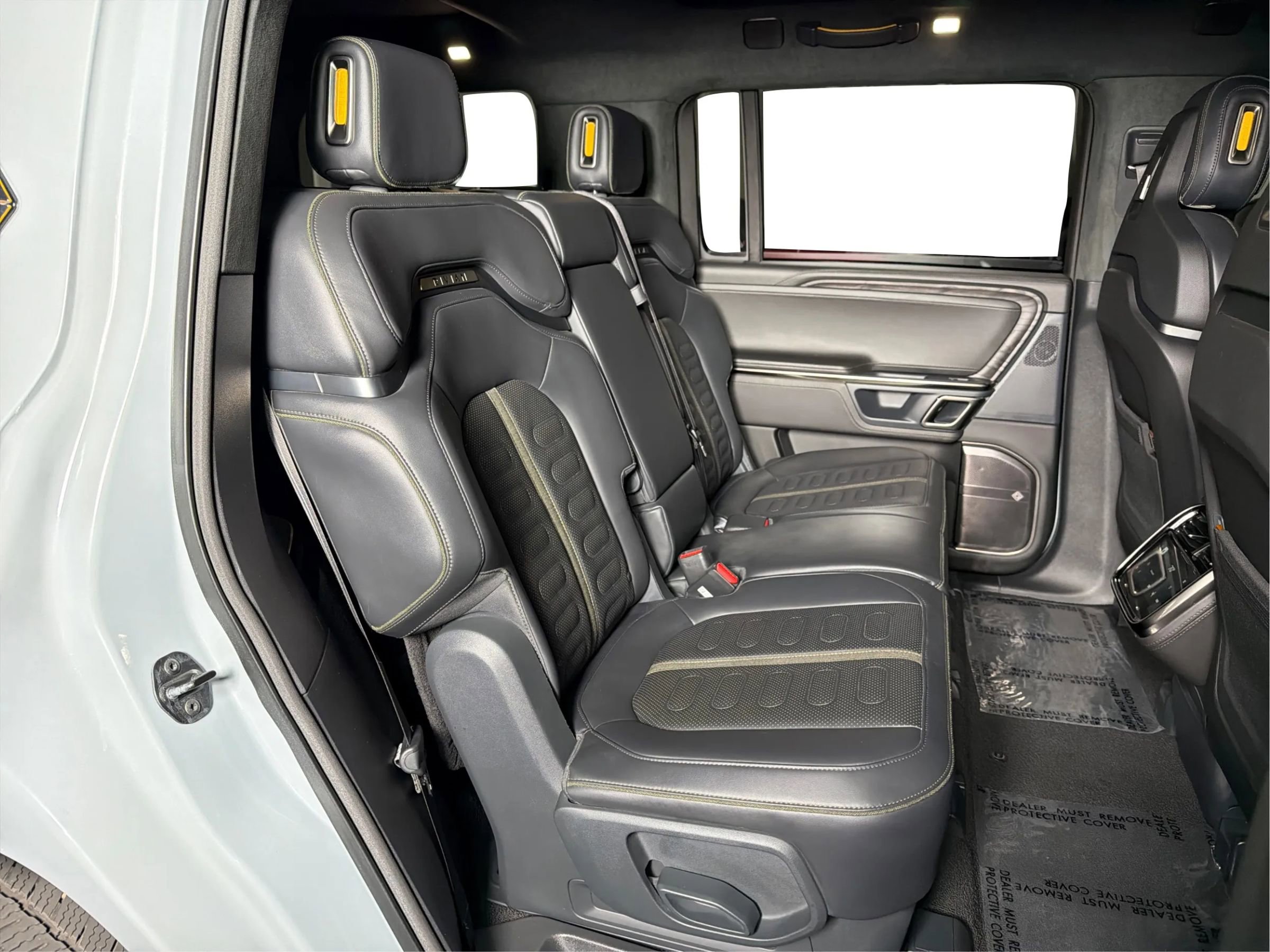Used 2023 Rivian R1S Adventure AWD/4WD image 27