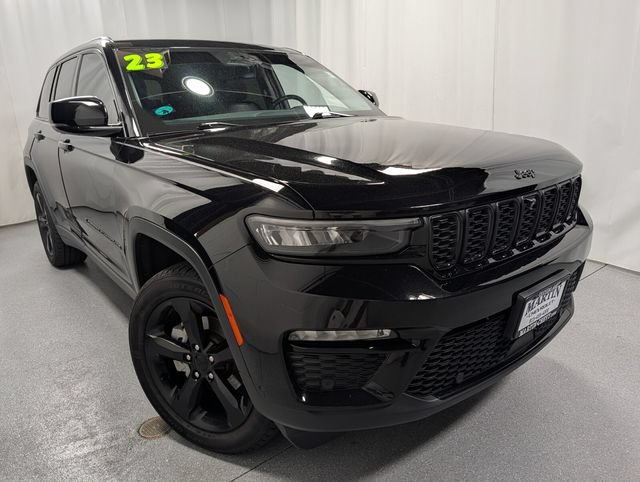 Used 2023 Jeep Grand Cherokee Limited w/ Luxury Tech Group II AWD/4WD image 2