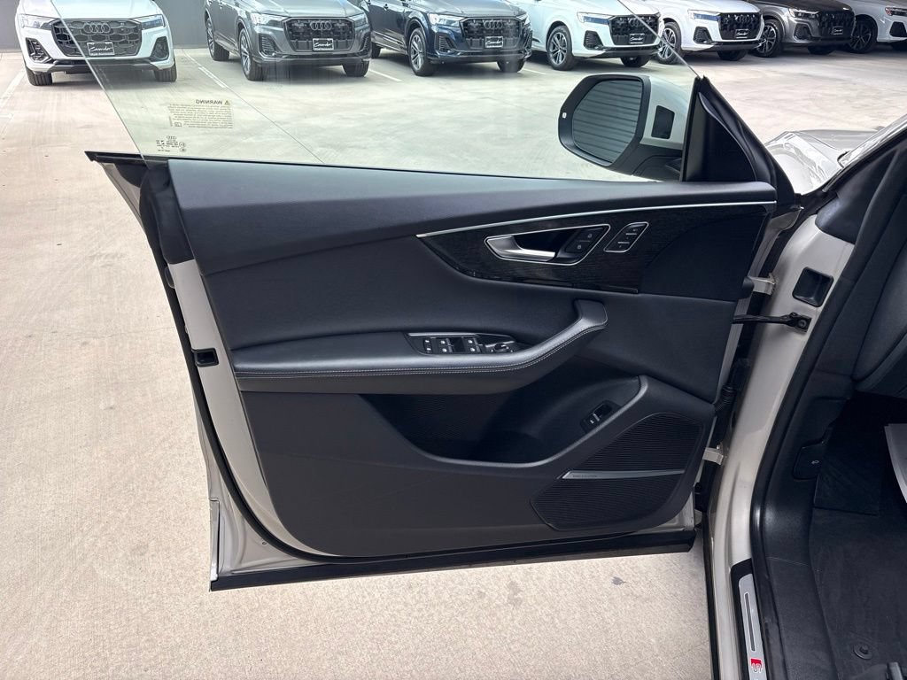 Used 2022 Audi Q8 Premium Plus w/ Premium Plus Package AWD/4WD image 10