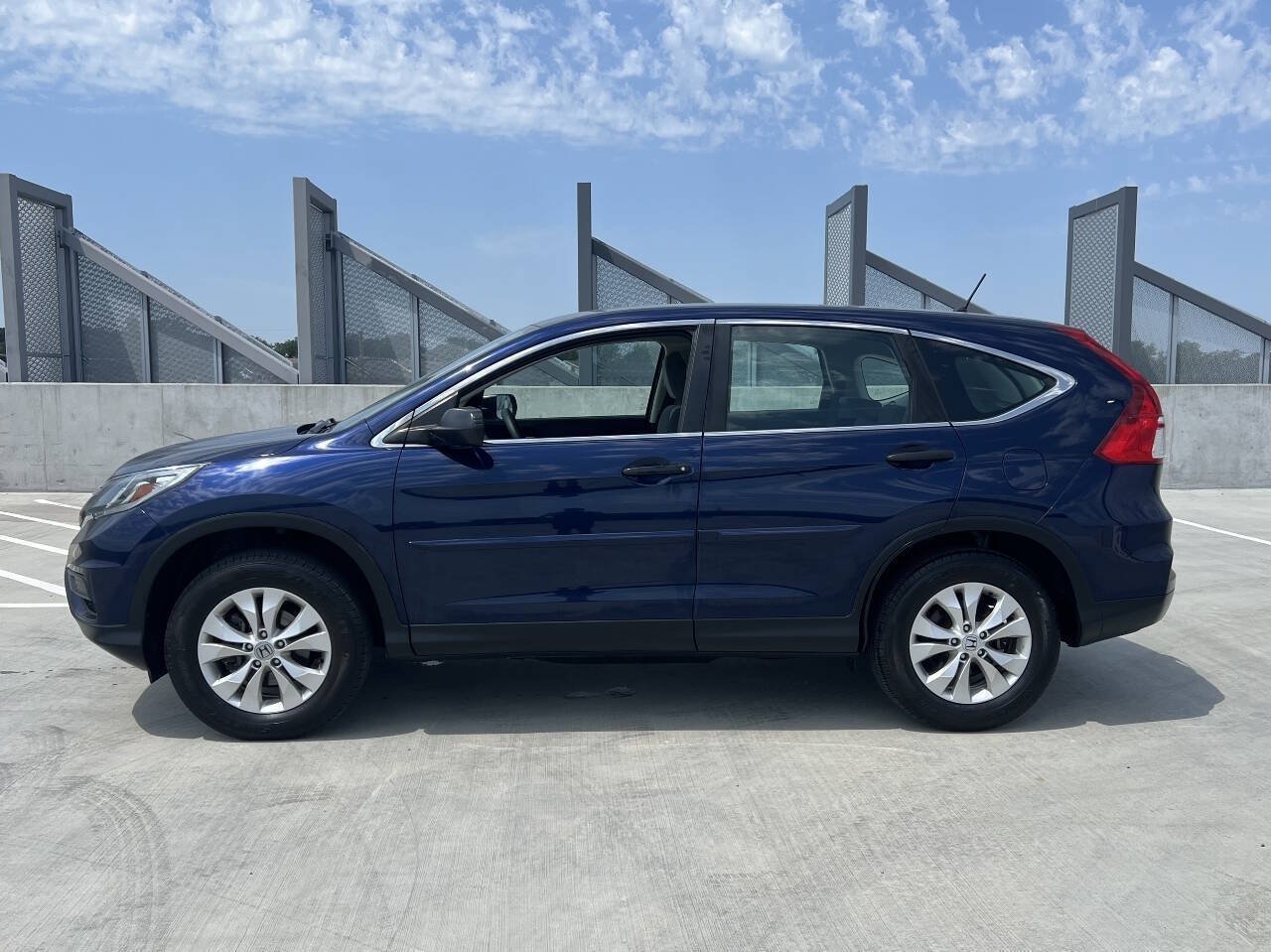Used 2015 Honda CR-V LX image 5
