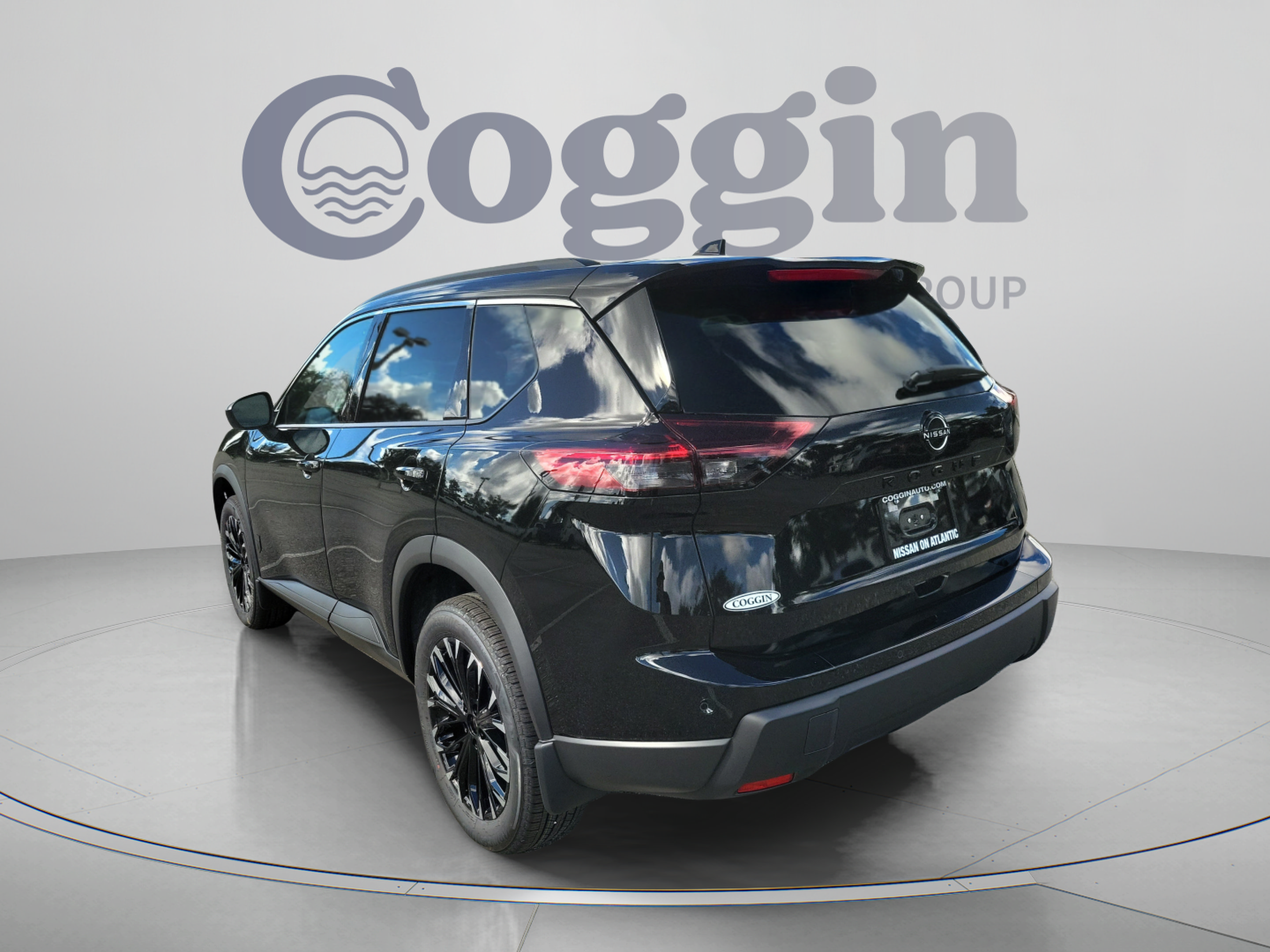 New 2026 Nissan Rogue Dark Armor FWD image 3