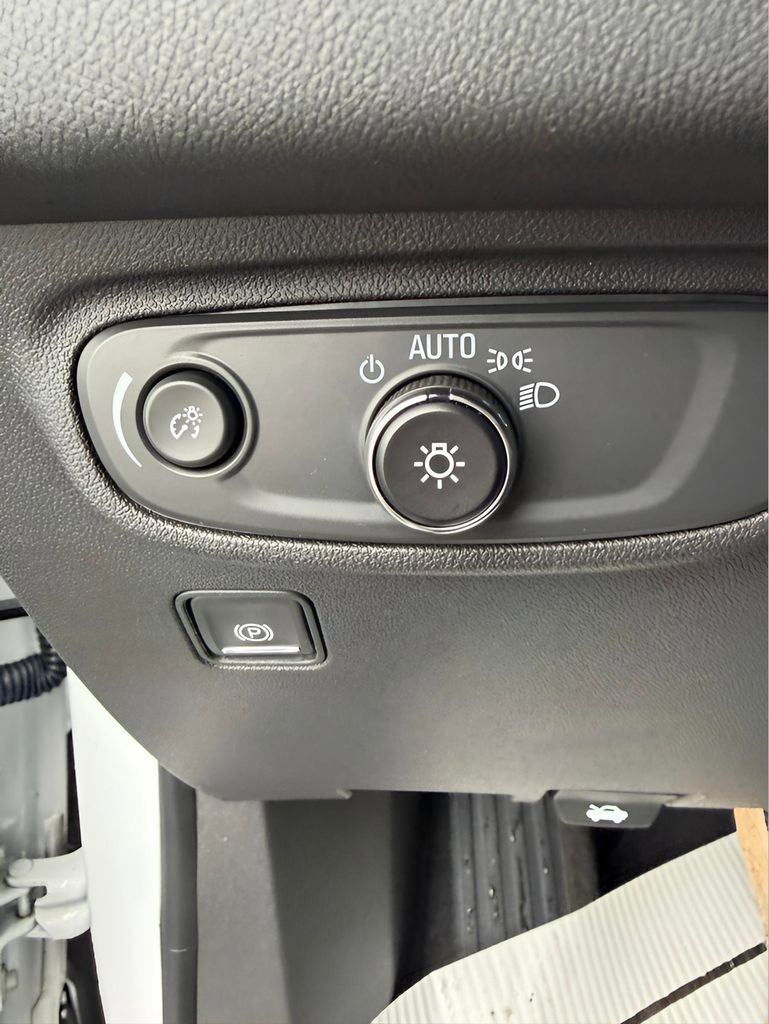 Used 2023 GMC Terrain SLE w/ Driver Convenience Package AWD/4WD image 25