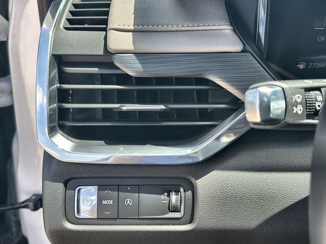 Certified 2026 GMC Acadia Elevation w/ Elevation Premium Package FWD image 17