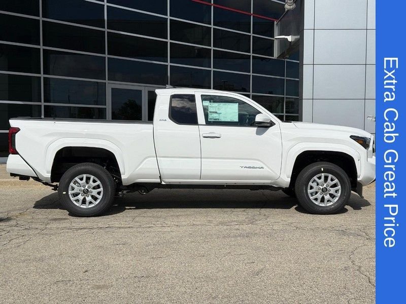 New 2026 Toyota Tacoma SR5 RWD video 2