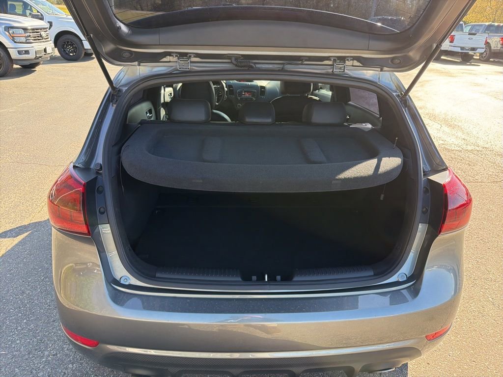 Used 2015 Kia Forte SX image 10