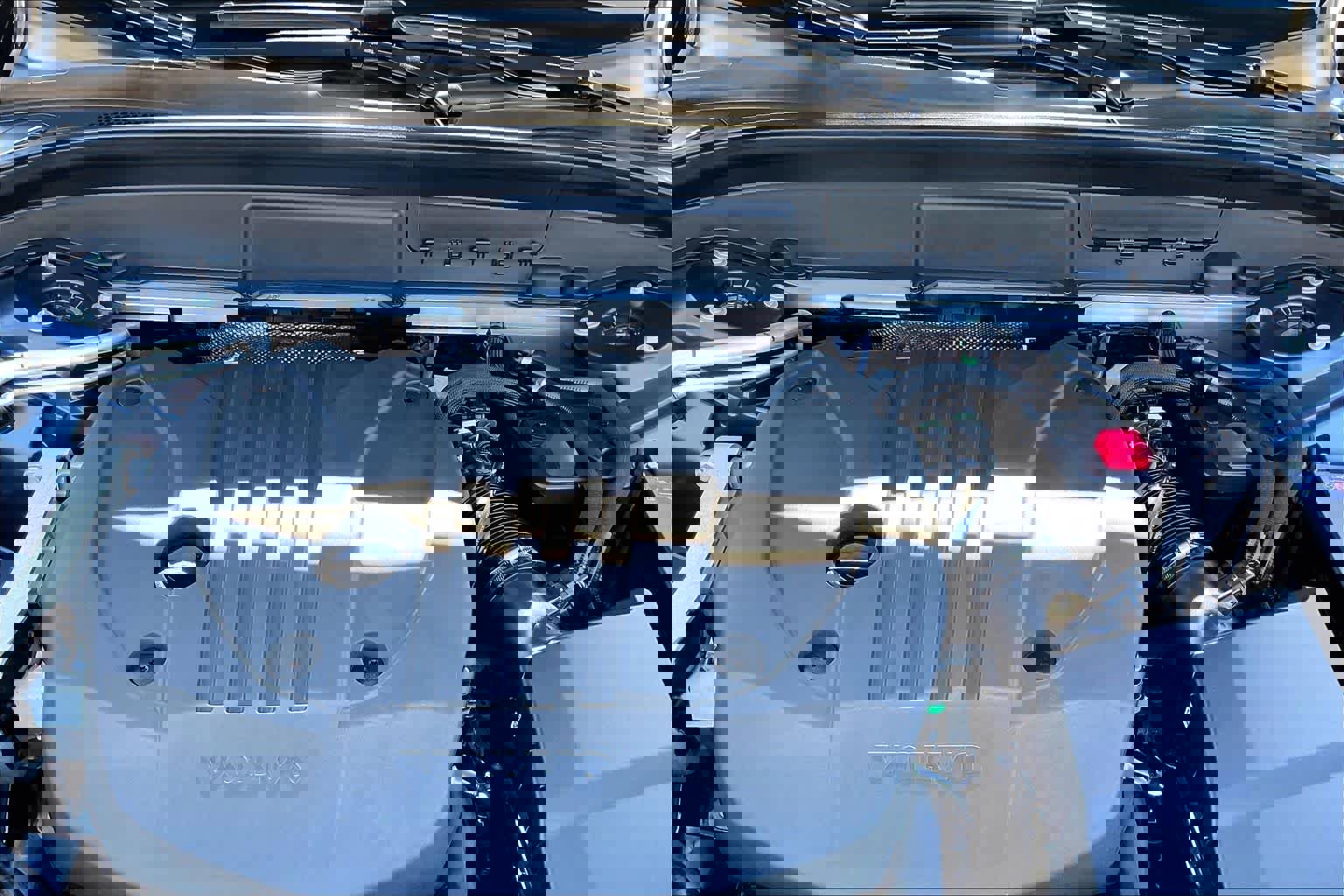 Used 2023 Volvo XC60 B5 Ultimate image 13