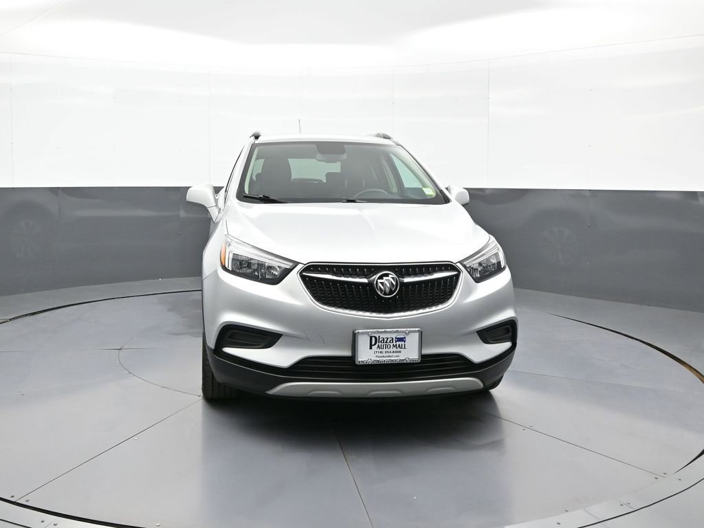 Used 2022 Buick Encore Preferred w/ Safety Package image 2