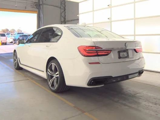 Used 2019 BMW 740i w/ M Sport Package image 8