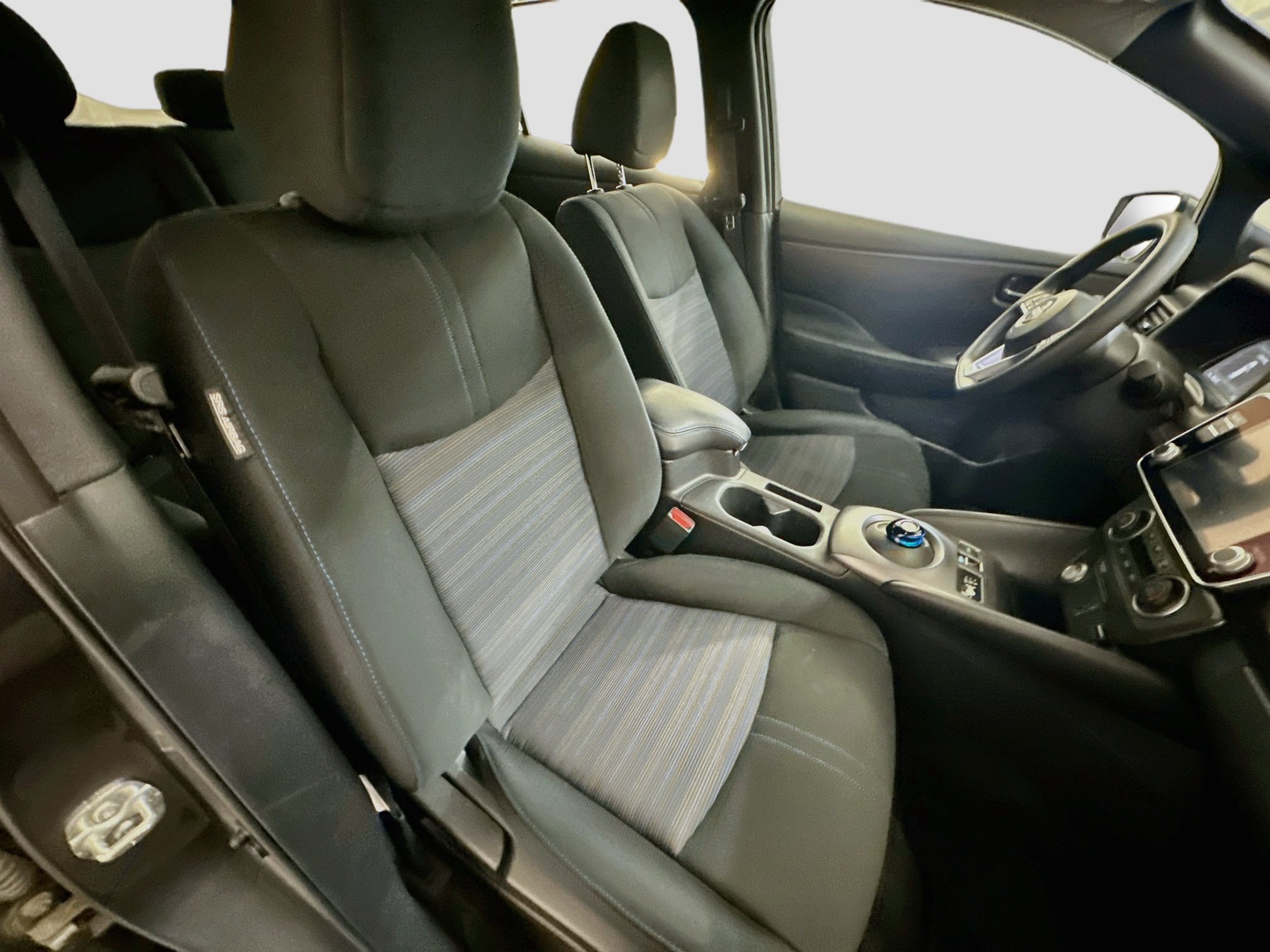 Used 2025 Nissan Leaf S FWD image 31