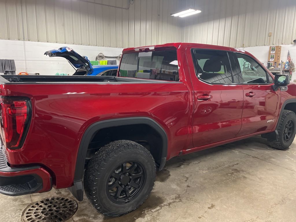 Used 2025 GMC Sierra 1500 AT4 w/ AT4 Premium Package AWD/4WD image 4