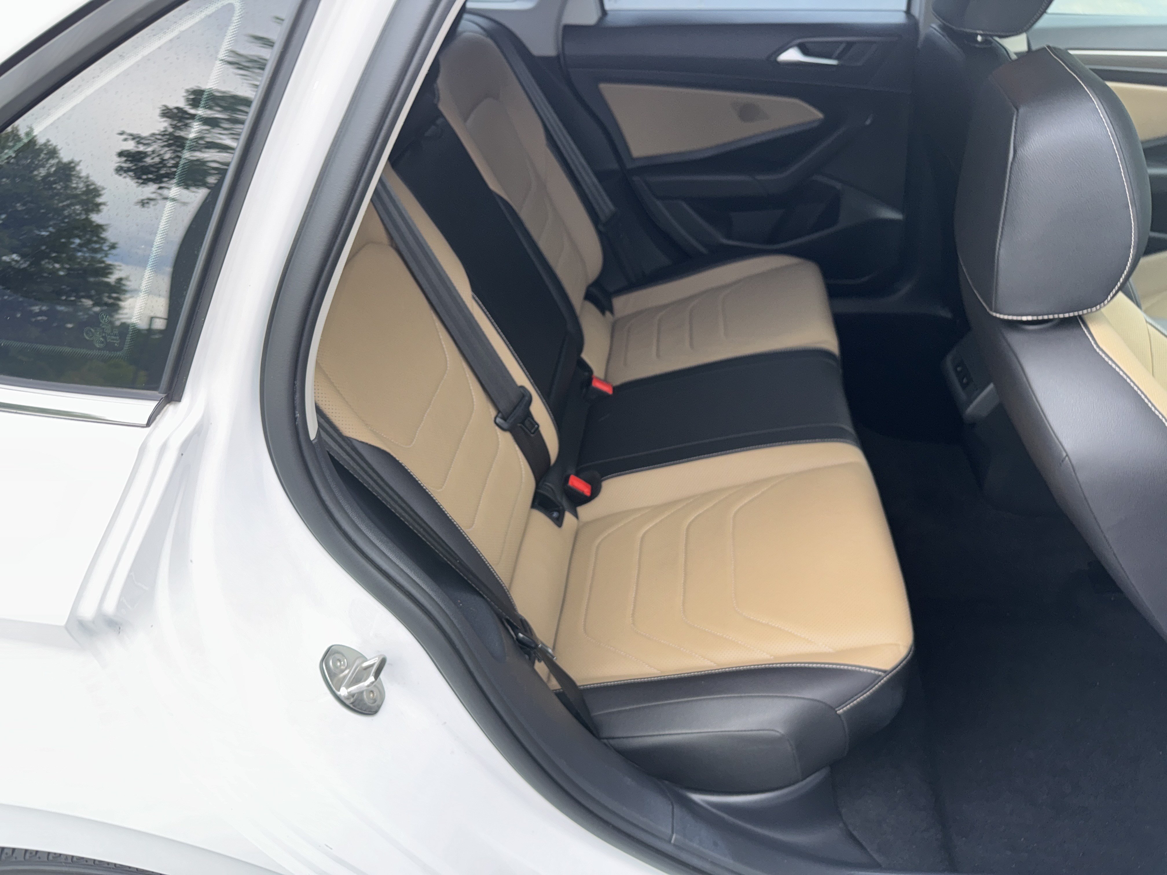 Used 2020 Volkswagen Jetta SEL Premium FWD image 13
