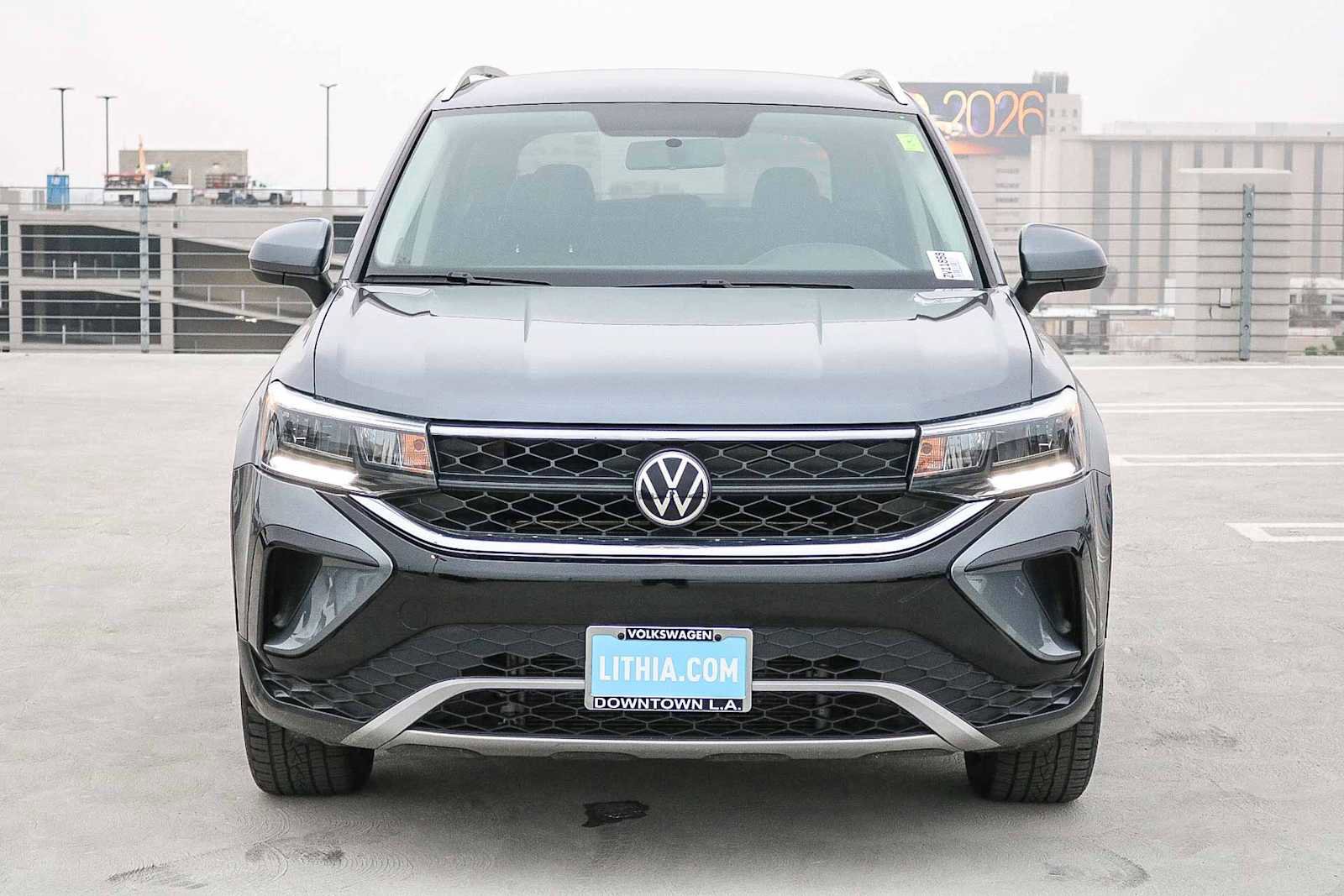 Used 2022 Volkswagen Taos SE image 2