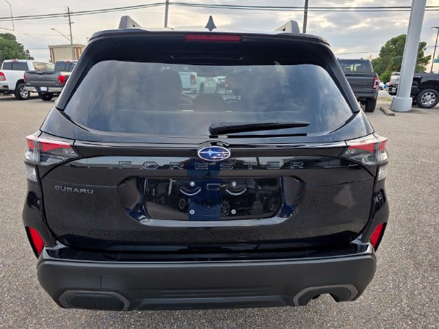 Used 2025 Subaru Forester Limited AWD/4WD image 7