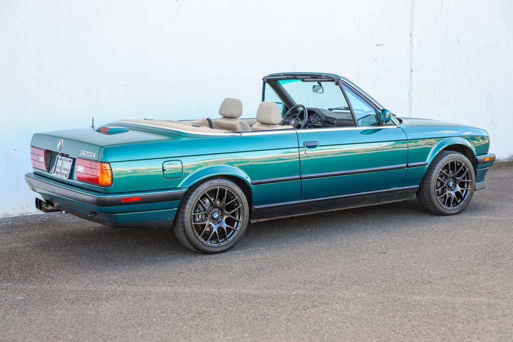 Used 1992 BMW 325i Convertible RWD image 5