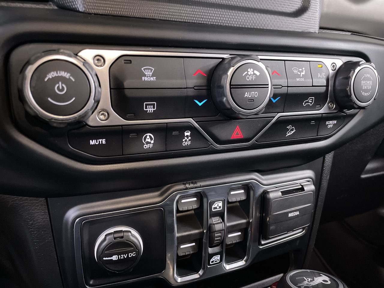 Used 2019 Jeep Wrangler Unlimited Sport S AWD/4WD image 16