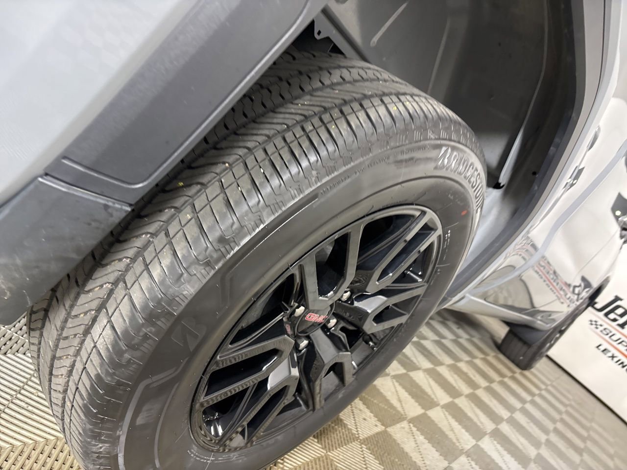 Used 2024 GMC Sierra 1500 Elevation image 30