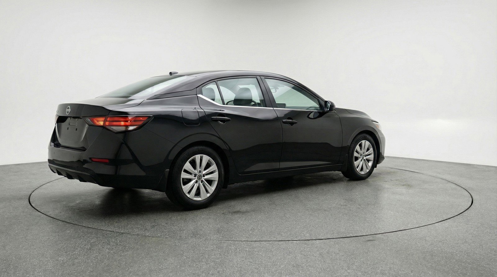 Used 2025 Nissan Sentra S image 9