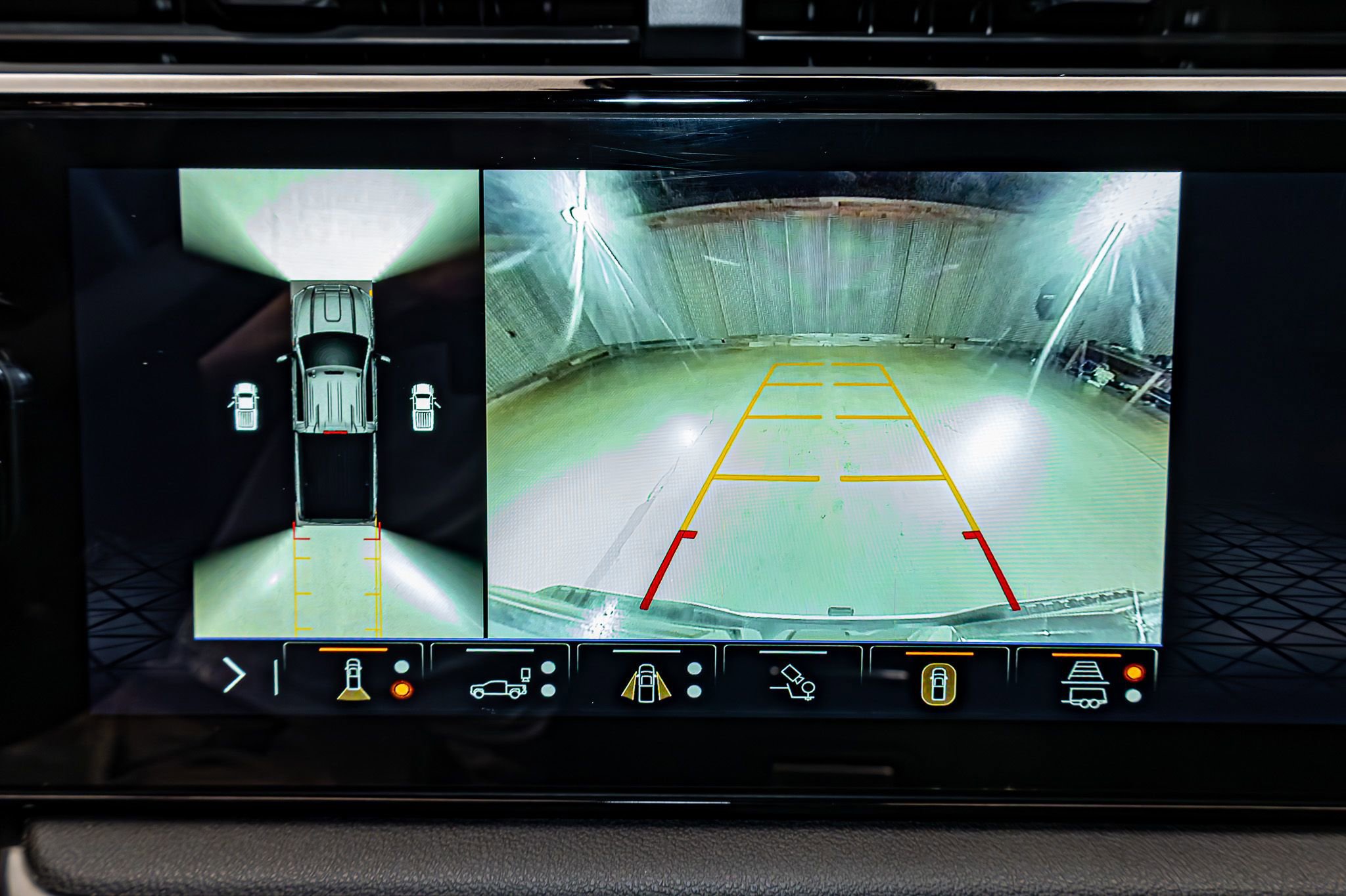 Used 2025 GMC Sierra 3500 AT4 w/ AT4 Premium Plus Package image 23