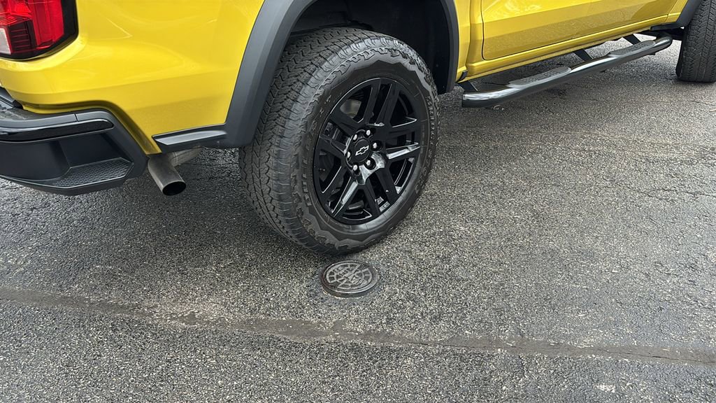 Used 2024 Chevrolet Colorado Trail Boss image 8