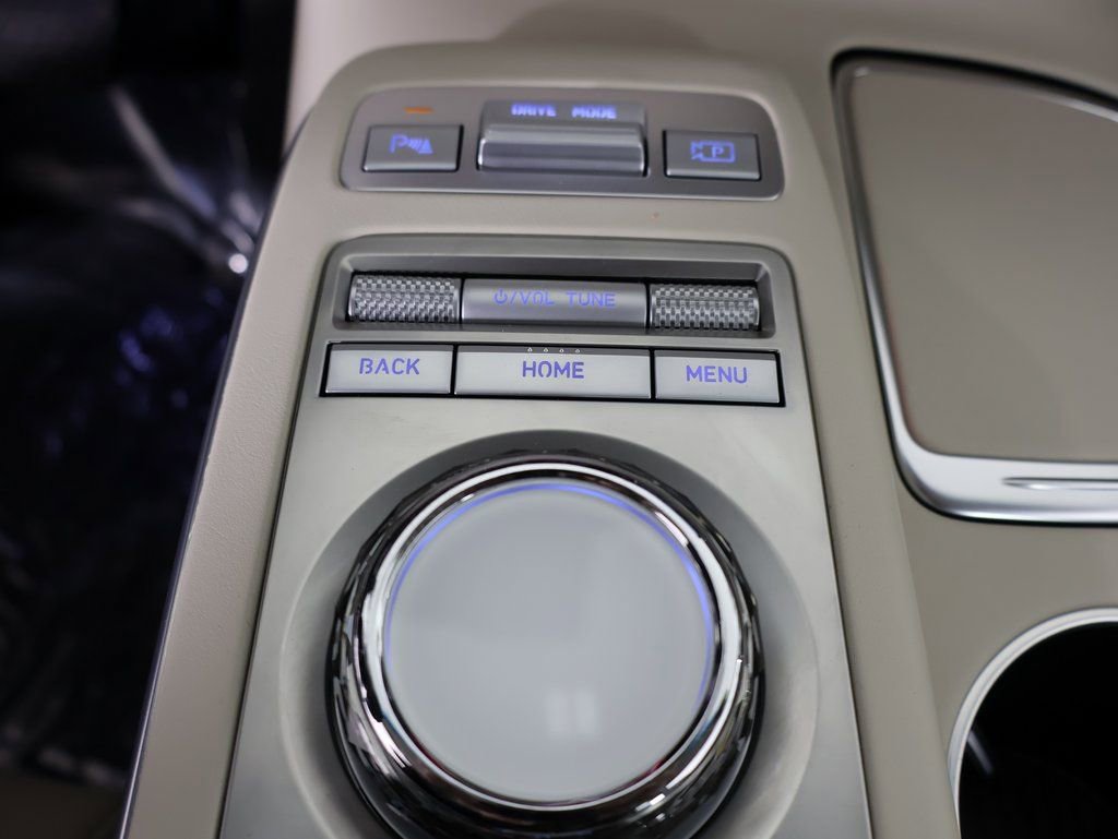 Used 2023 Genesis GV70 2.5T w/ Advanced Package image 4