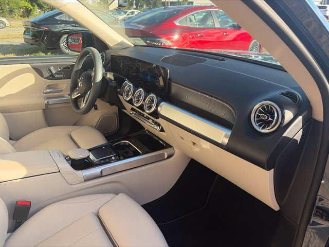Used 2022 Mercedes-Benz GLB 250 image 11
