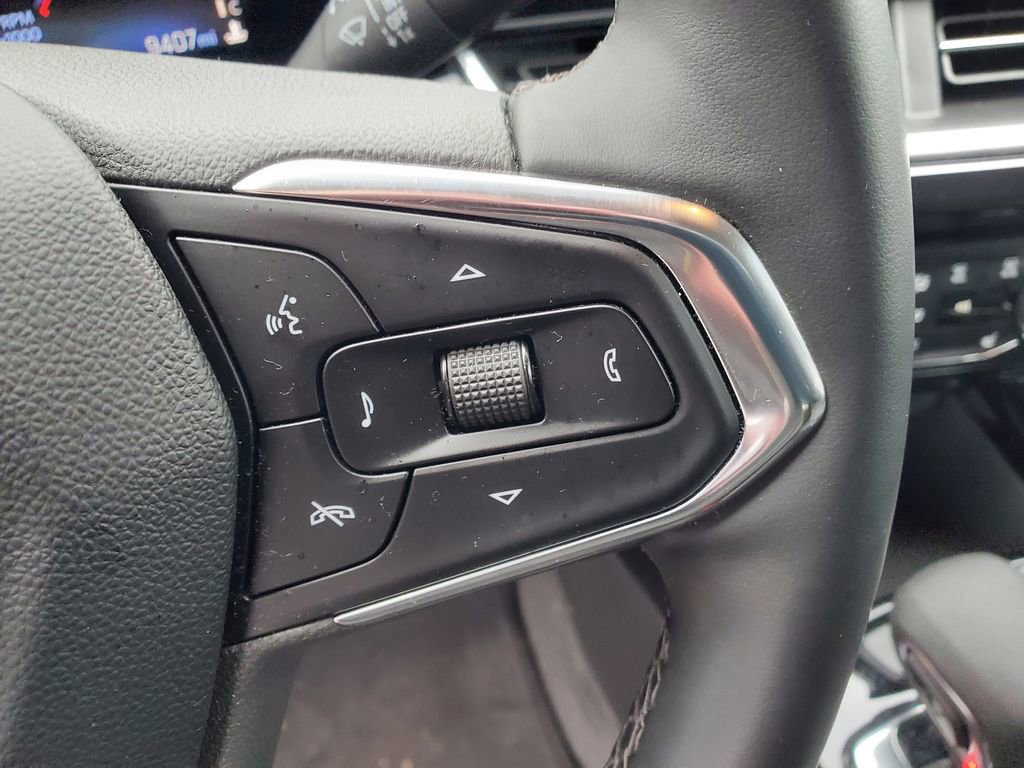 Used 2025 Chevrolet Trax ACTIV FWD image 13