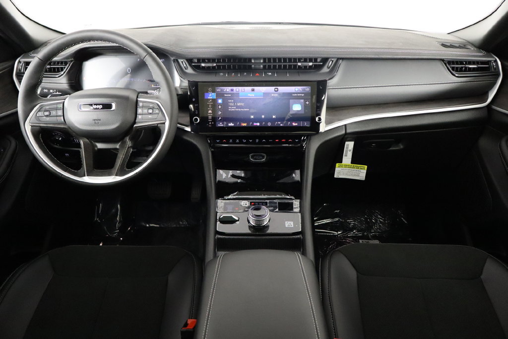 New 2026 Jeep Grand Cherokee Altitude AWD/4WD image 13