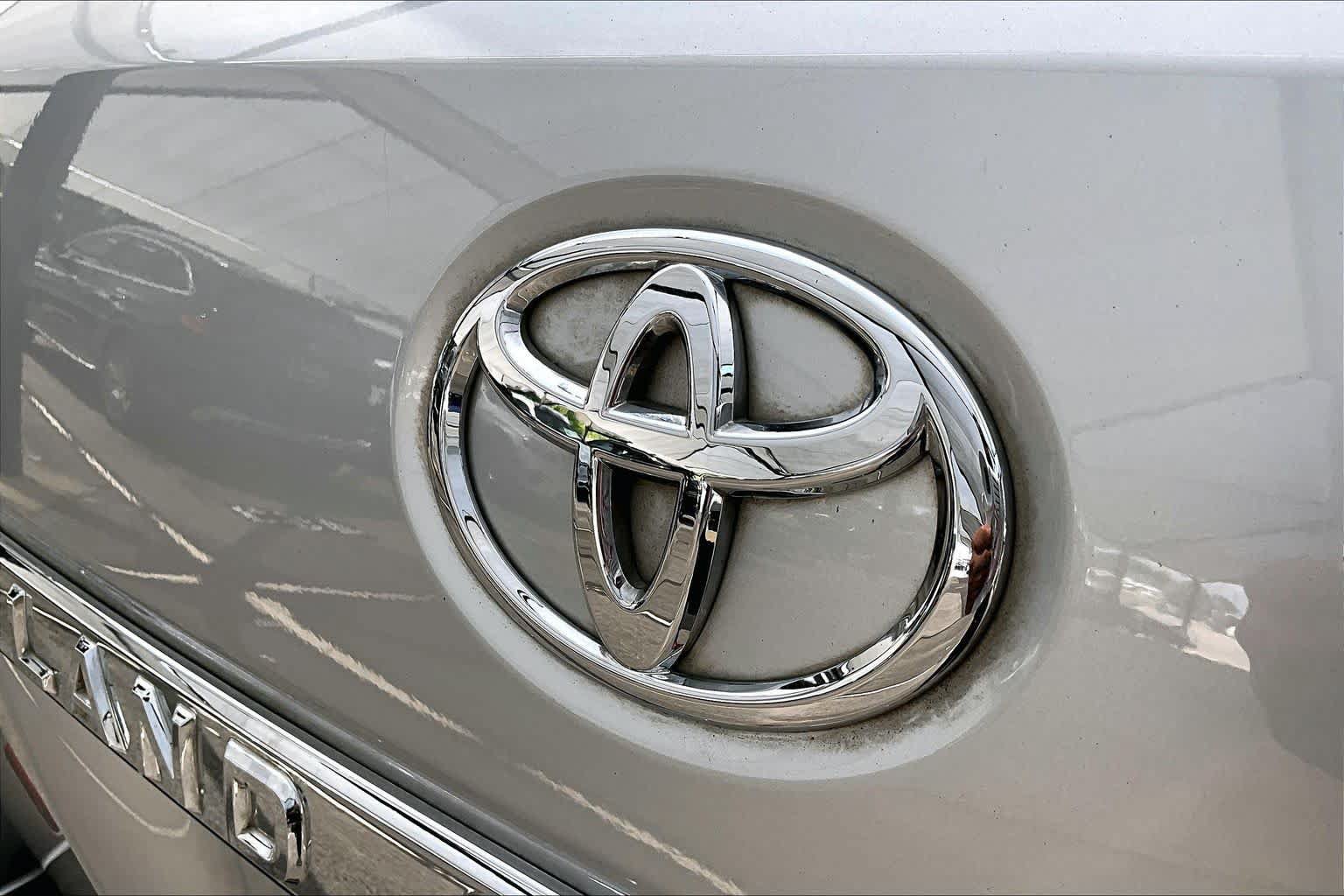 Used 2021 Toyota Land Cruiser AWD/4WD image 10
