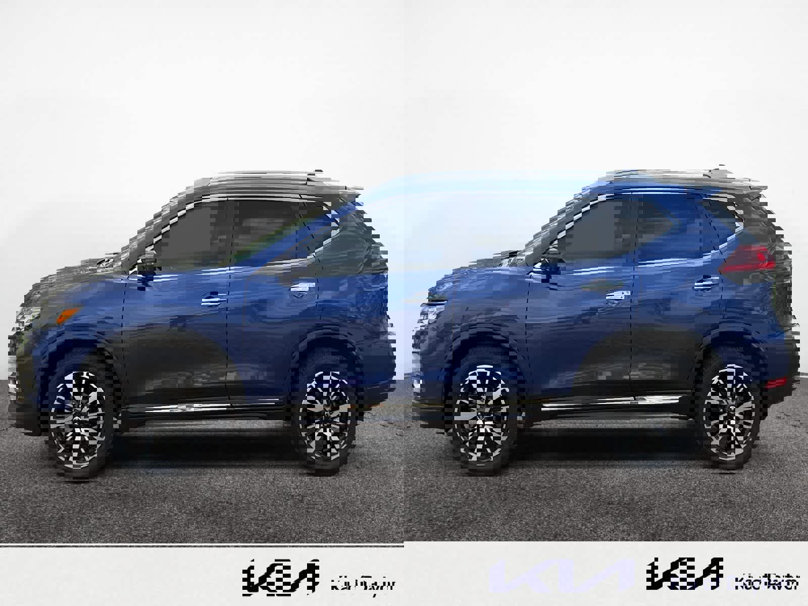 Used 2019 Nissan Rogue SL w/ Premium Package image 2