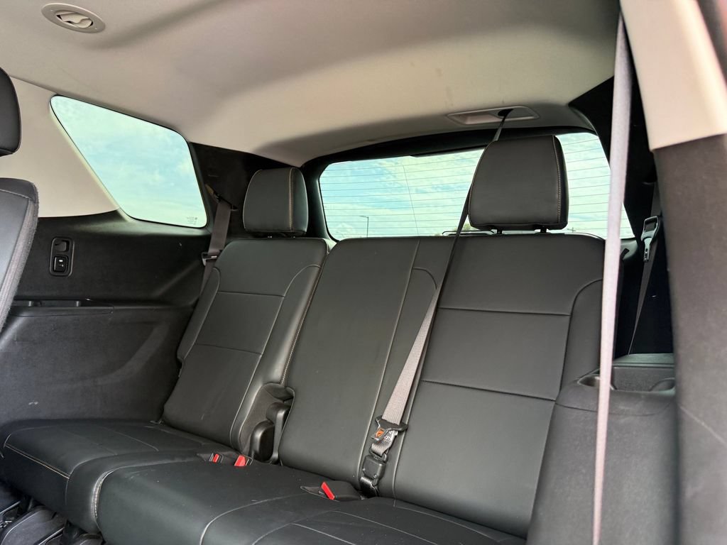 Used 2019 Chevrolet Traverse Premier w/ Driver Confidence II Package FWD image 21