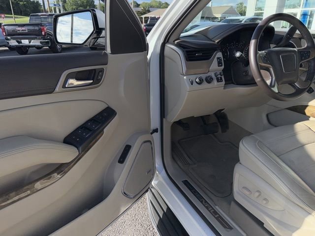 Used 2016 GMC Yukon Denali w/ Open Road Package AWD/4WD image 28