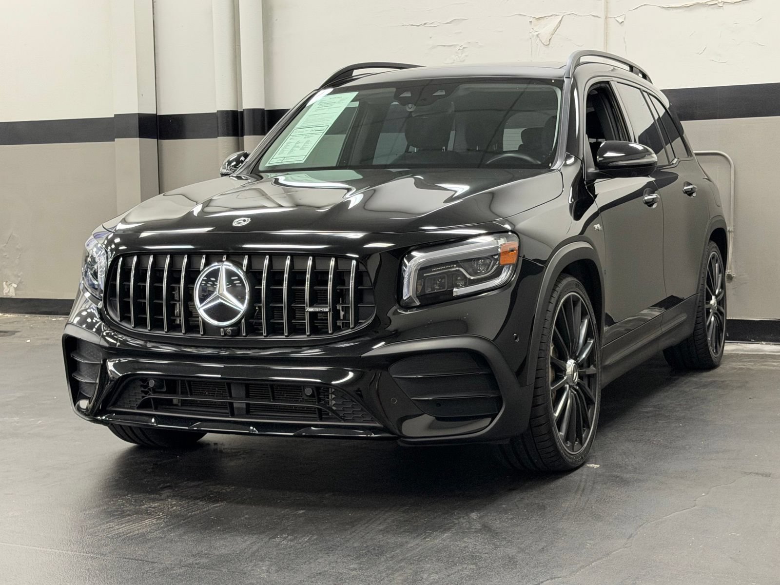 Certified 2022 Mercedes-Benz GLB 35 AMG 4MATIC image 5