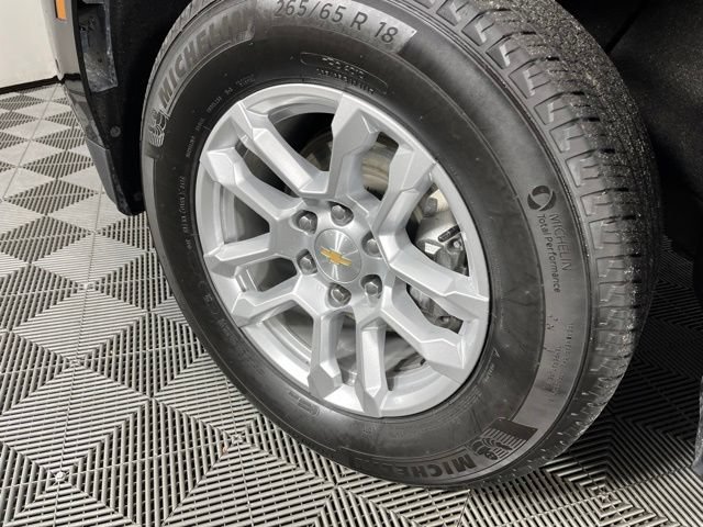 Used 2025 Chevrolet Tahoe LT AWD/4WD image 14