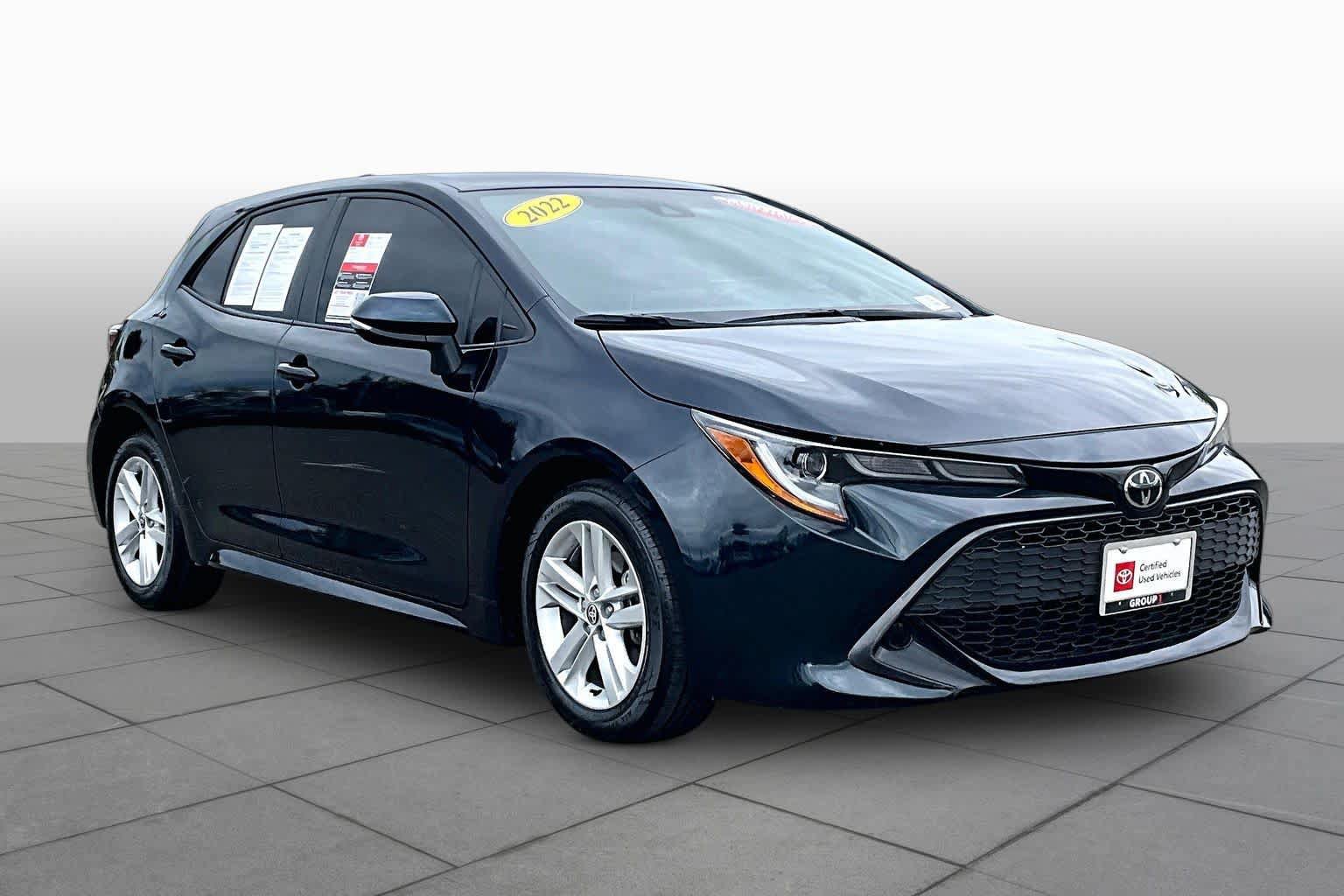 Certified 2022 Toyota Corolla SE w/ SE Preferred Package FWD image 2