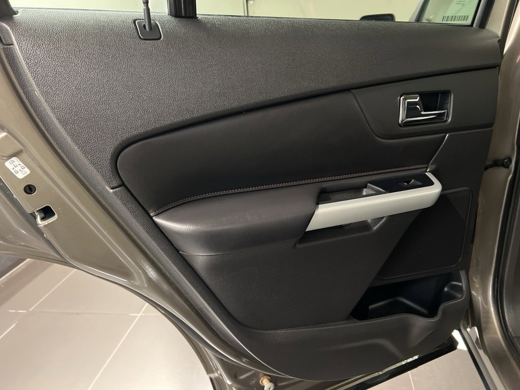 Used 2013 Ford Edge SEL image 27