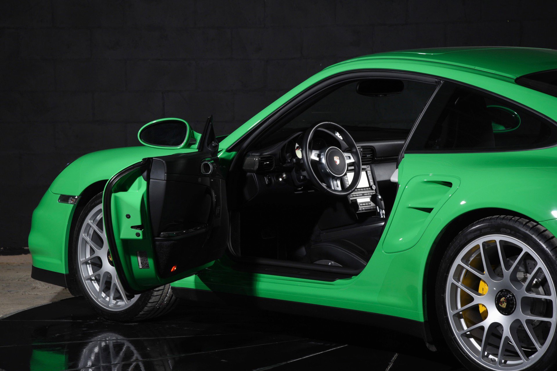Used 2011 Porsche 911 Turbo S AWD/4WD image 17