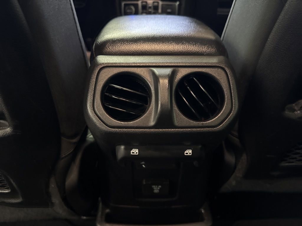 Used 2024 Jeep Wrangler Unlimited Rubicon 4xe image 15