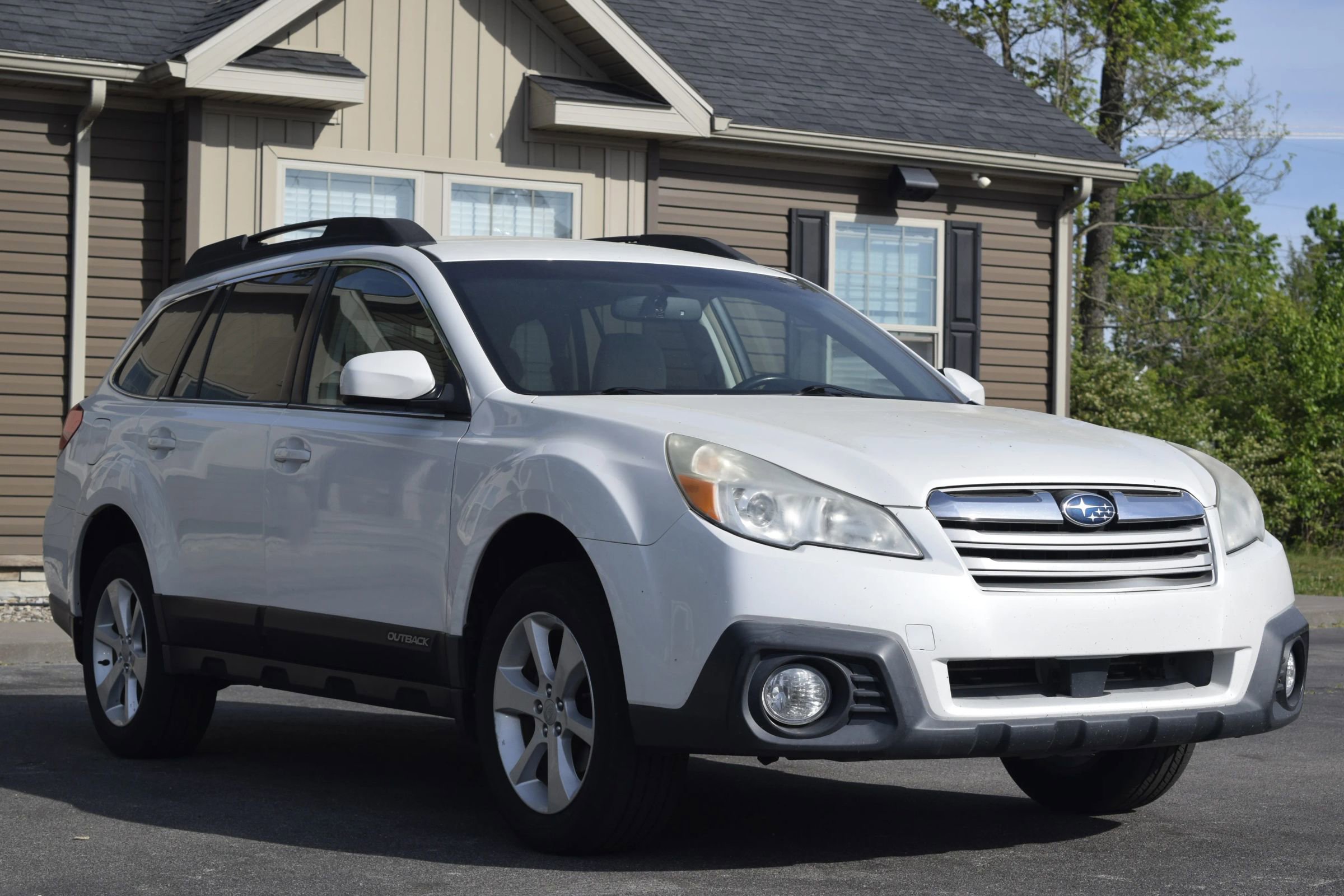 Used 2013 Subaru Outback 2.5i Premium AWD/4WD image 4