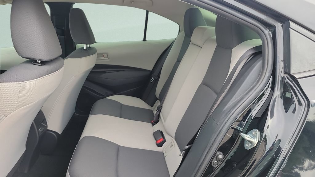 Used 2023 Toyota Corolla LE FWD image 9