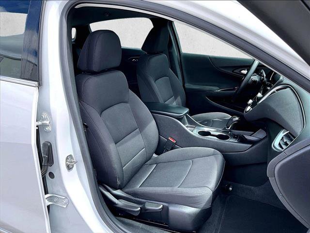 Used 2019 Chevrolet Malibu RS image 9