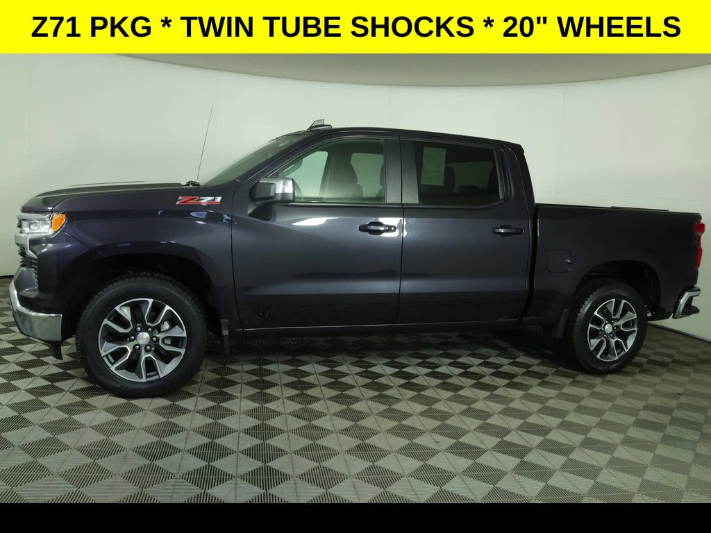 Used 2022 Chevrolet Silverado 1500 LT w/ Z71 Off-Road Package AWD/4WD image 6