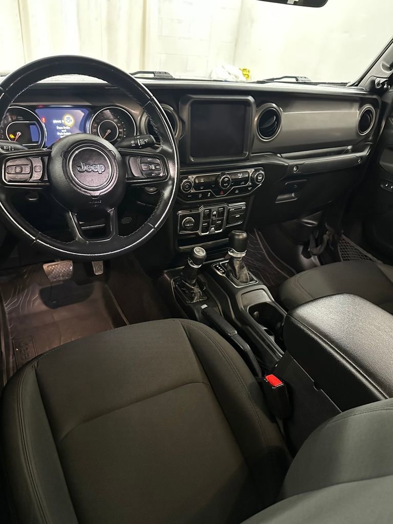 Used 2022 Jeep Gladiator Willys image 29