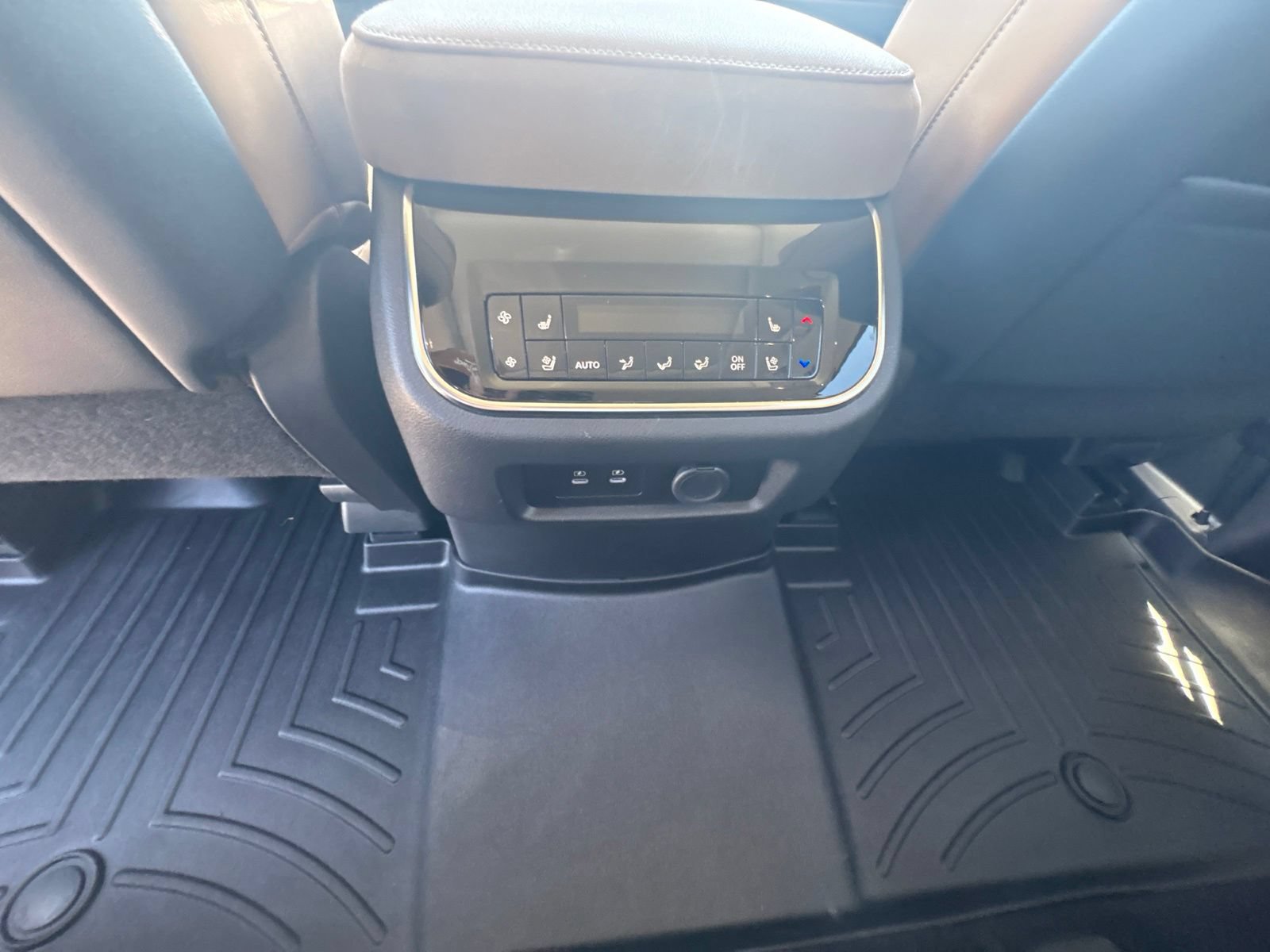 Used 2026 INFINITI QX80 Luxe w/ Cargo Package RWD image 36