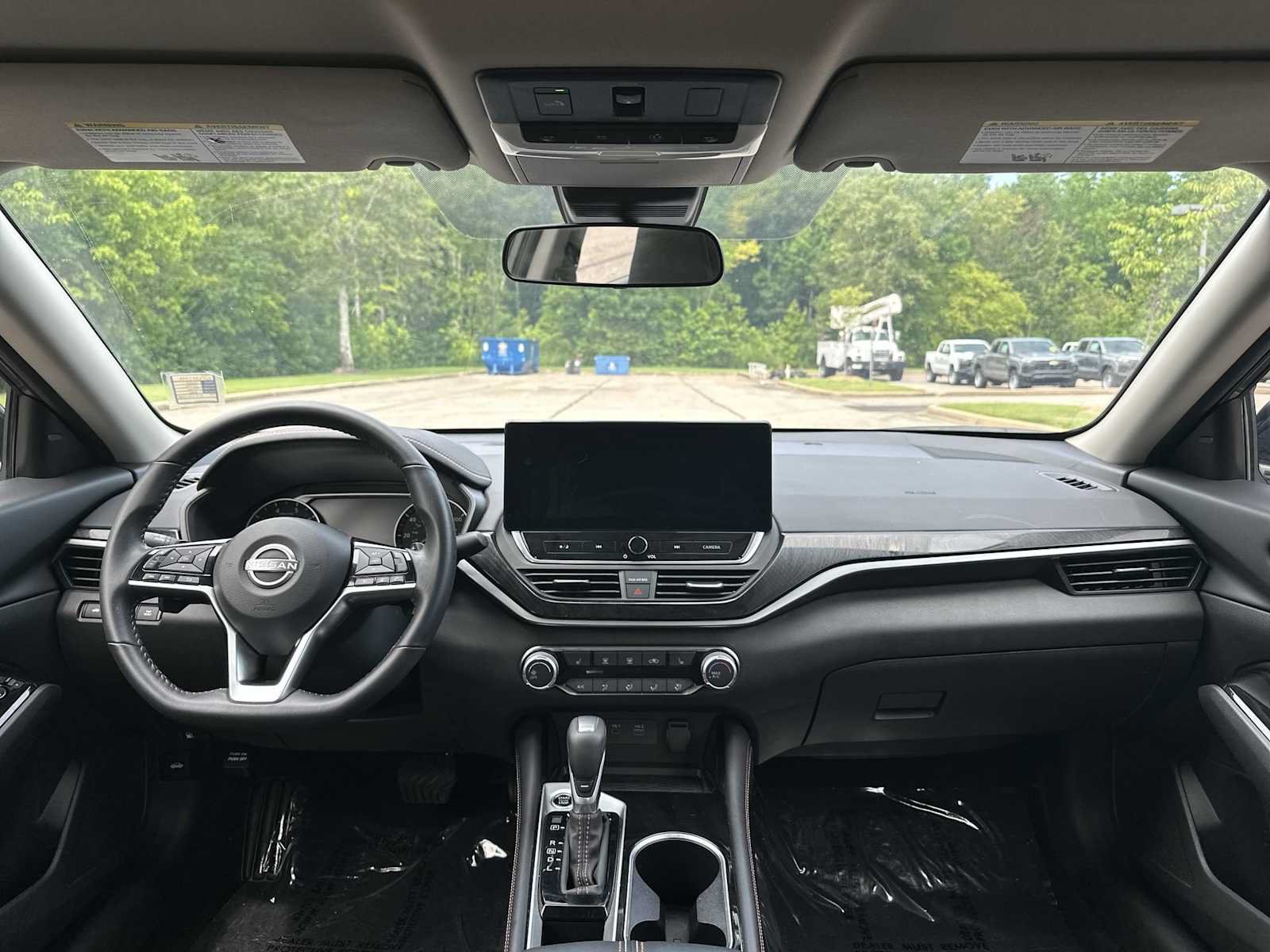 Used 2024 Nissan Altima 2.5 SR w/ SR Premium Package FWD image 16