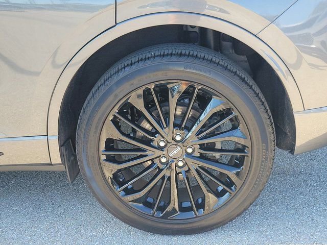 Certified 2023 Lincoln Corsair Reserve w/ Equipment Group 201A AWD/4WD image 10