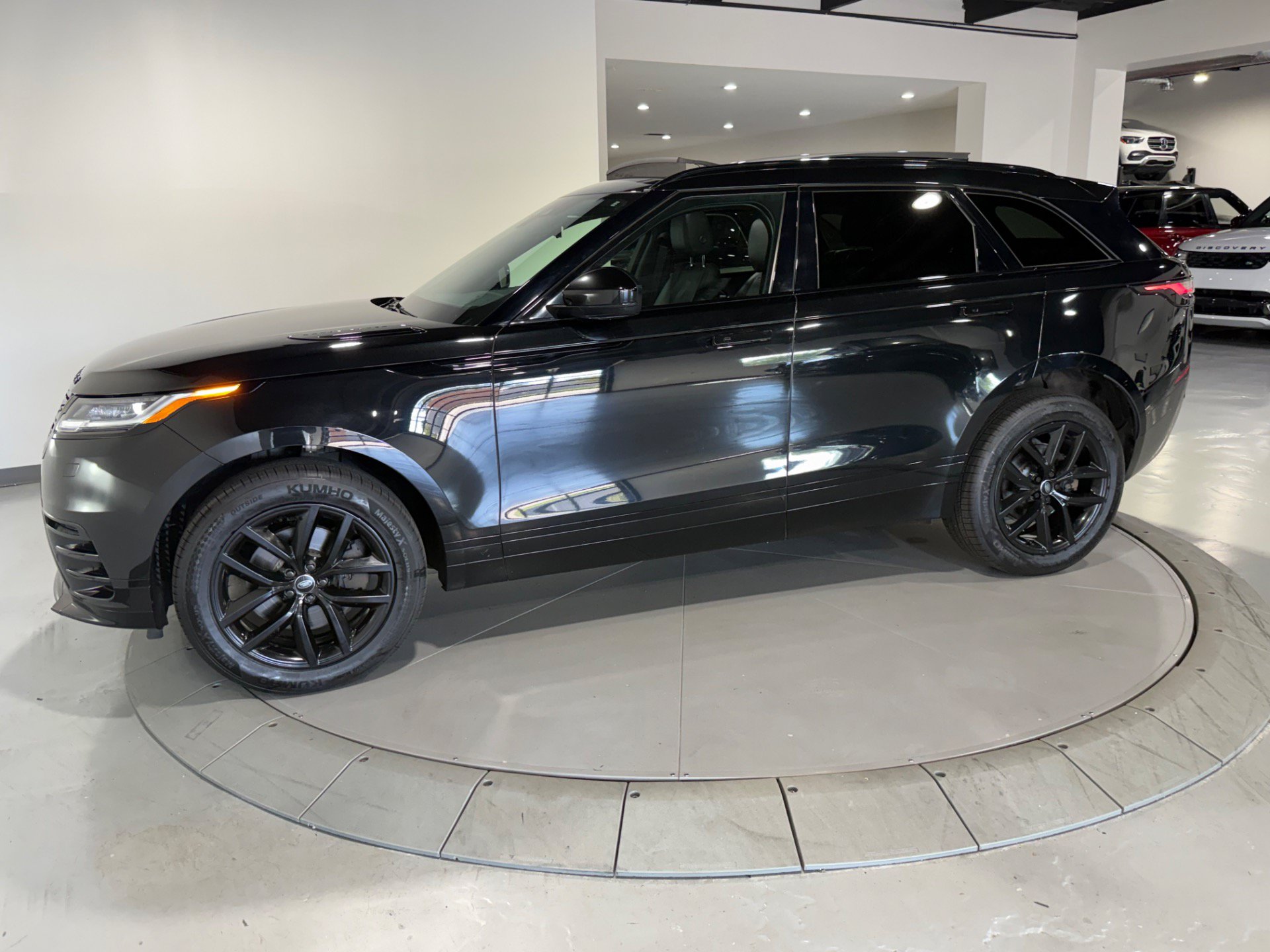 Used 2024 Land Rover Range Rover Velar Dynamic SE AWD/4WD image 8