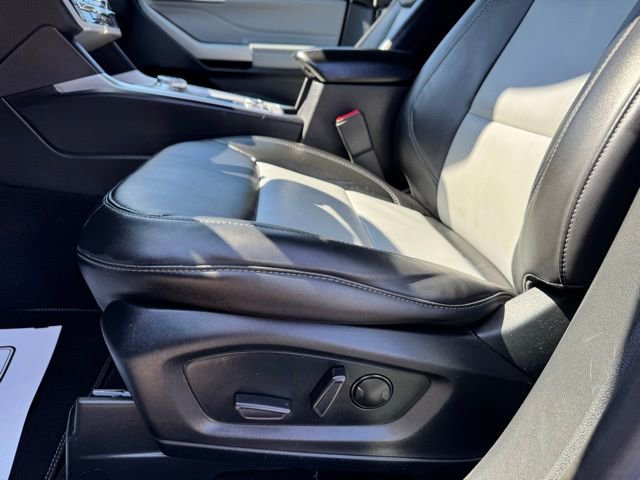 Used 2023 Ford Explorer XLT w/ Equipment Group 202A image 24