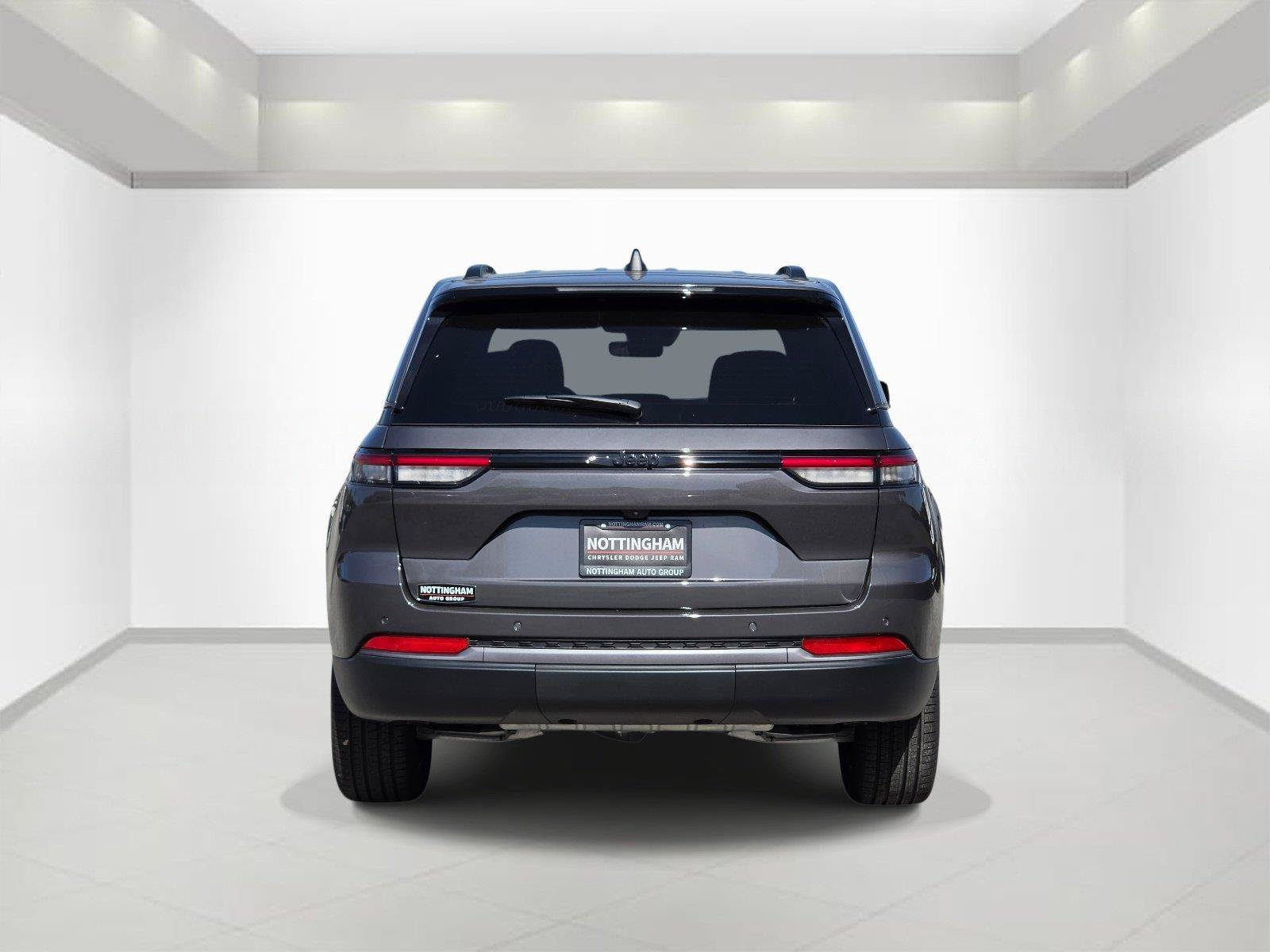New 2026 Jeep Grand Cherokee Limited w/ Limited Altitude Package RWD image 4