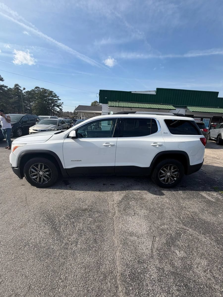 Used 2017 GMC Acadia SLT FWD image 4